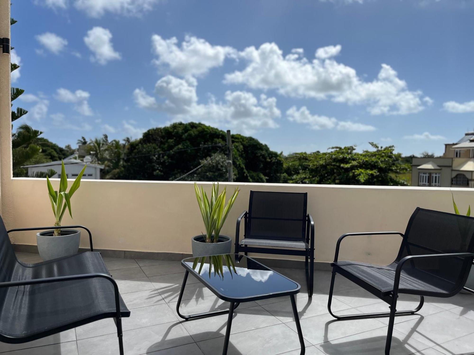 Cosy 2 Bedrooms Apts In Pereybere -Seasons Break Apartment Pereybere Beach Екстер'єр фото