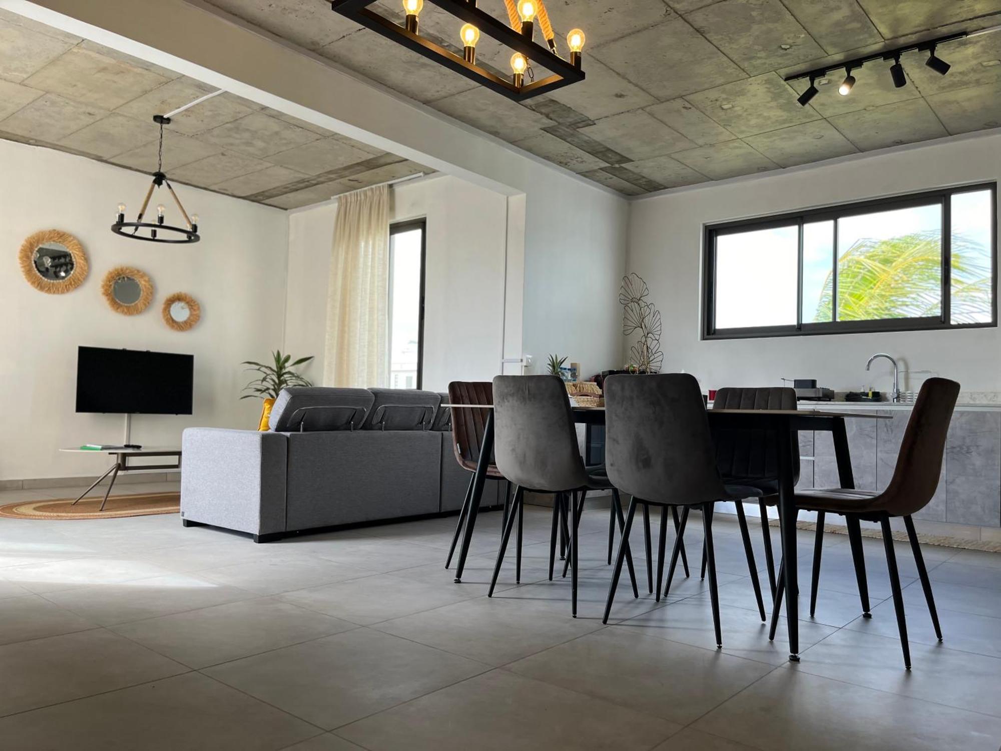 Cosy 2 Bedrooms Apts In Pereybere -Seasons Break Apartment Pereybere Beach Екстер'єр фото