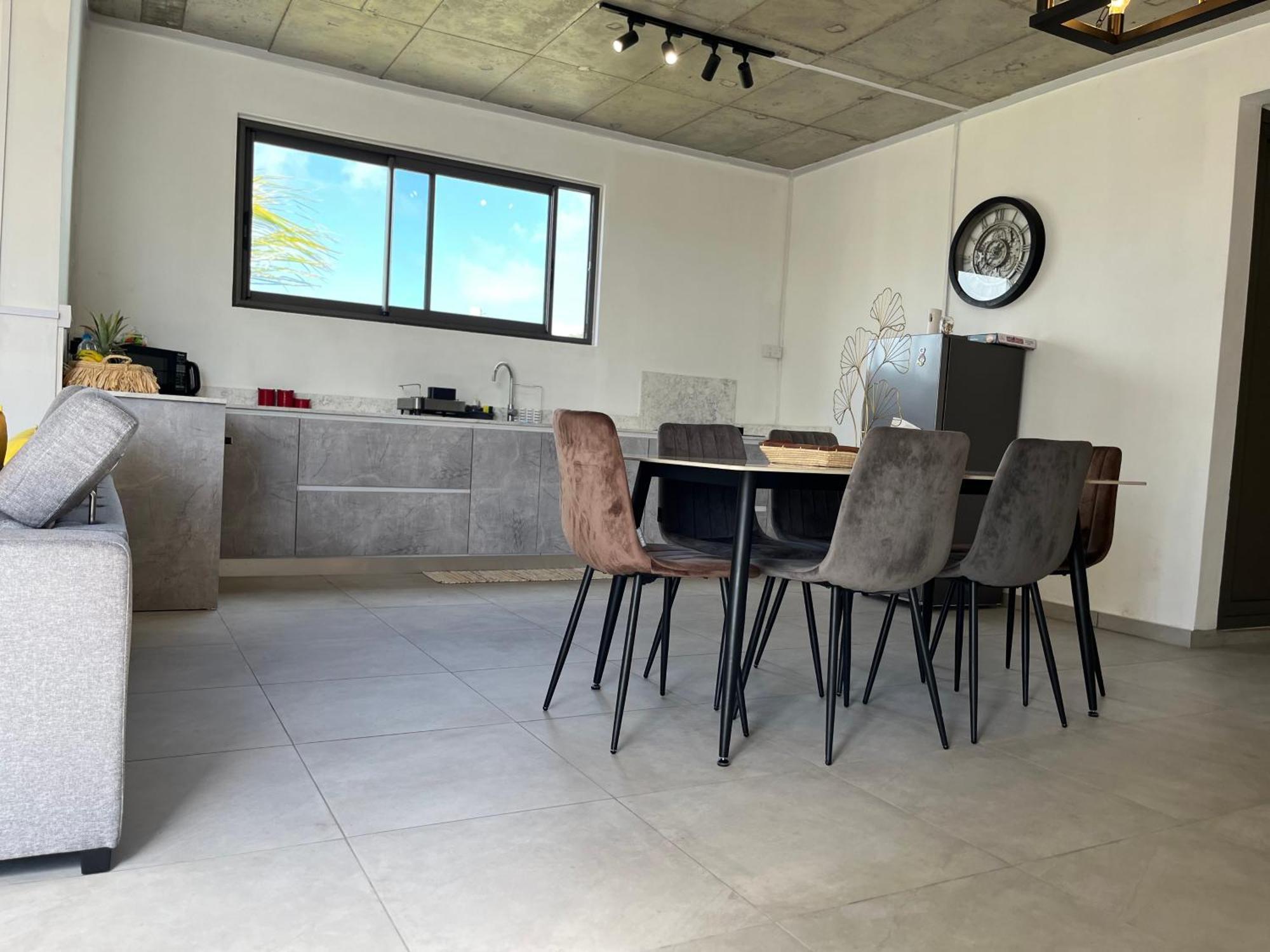 Cosy 2 Bedrooms Apts In Pereybere -Seasons Break Apartment Pereybere Beach Екстер'єр фото